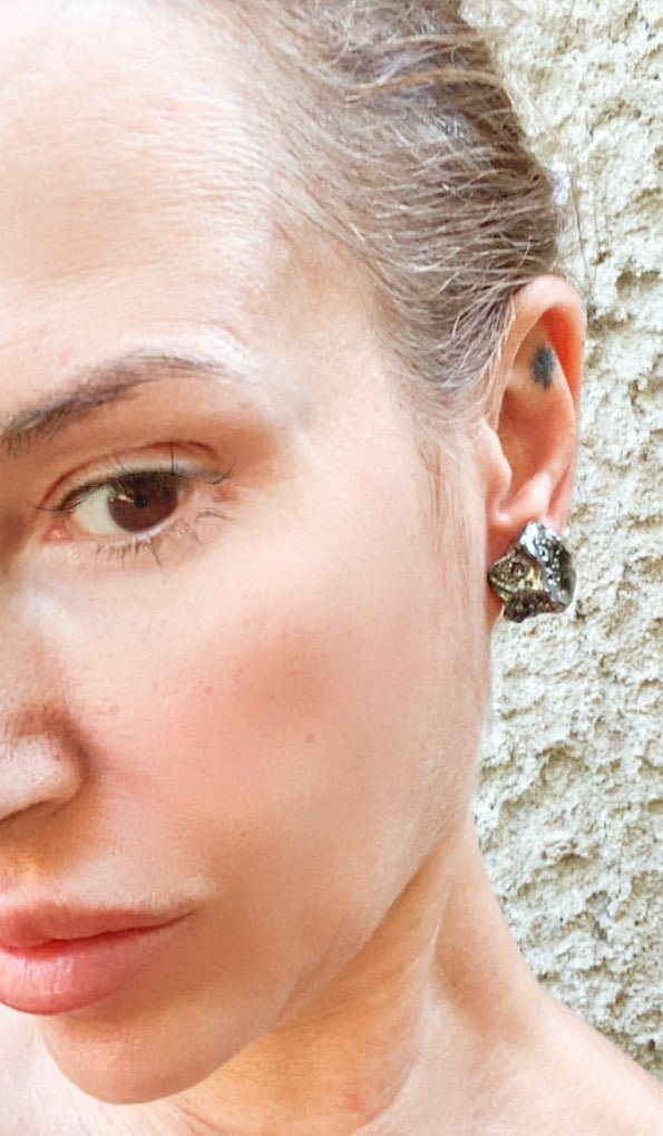 al*G*as - Orecchini mini artigianali in ceramica silver irregolari - PhaniaC