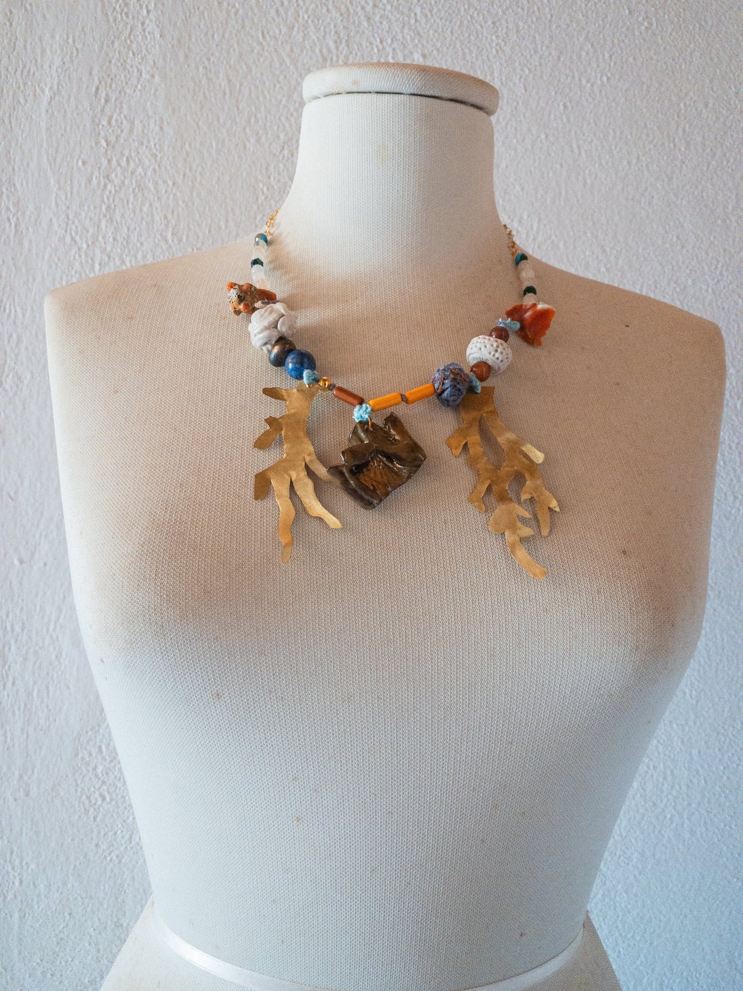 Alguer Necklace -Collana artigianale multicolor con coralli di ottone - PhaniaC