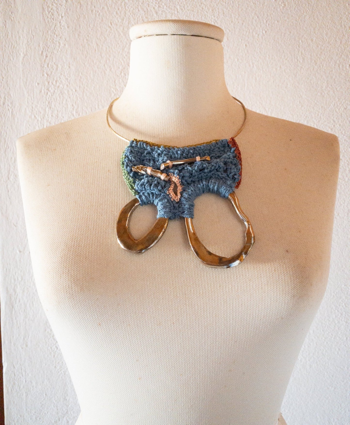 Avi.Or Necklace - Coliier avio in crochet e ceramica - PhaniaC
