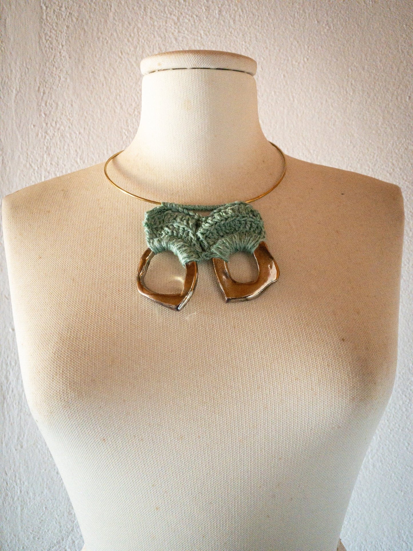 Medith.Bush Necklace - Collier salvia in Crochet e Ceramica - PhaniaC