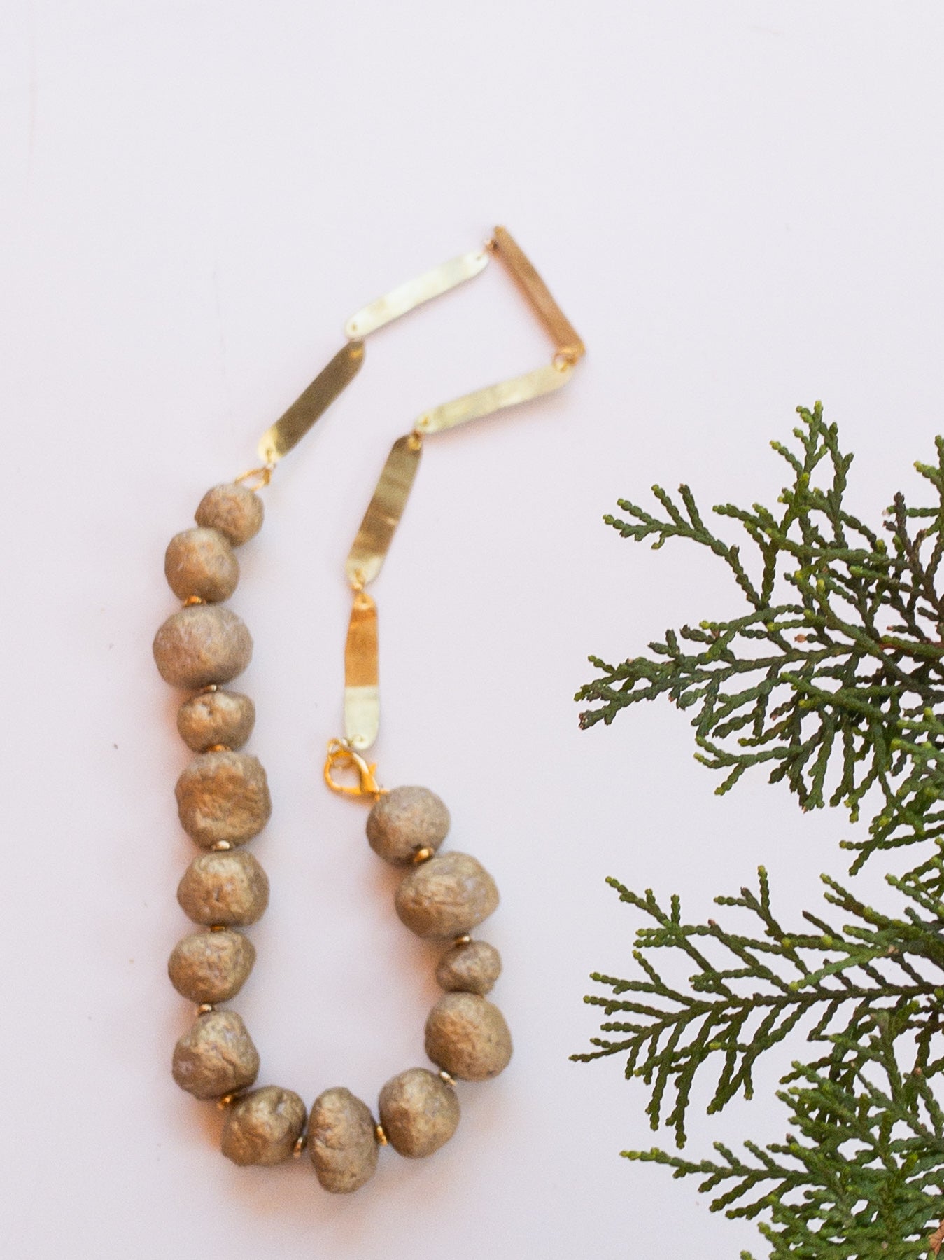 Pa*per - Collana artigianale in carta riciclata gold - PhaniaC