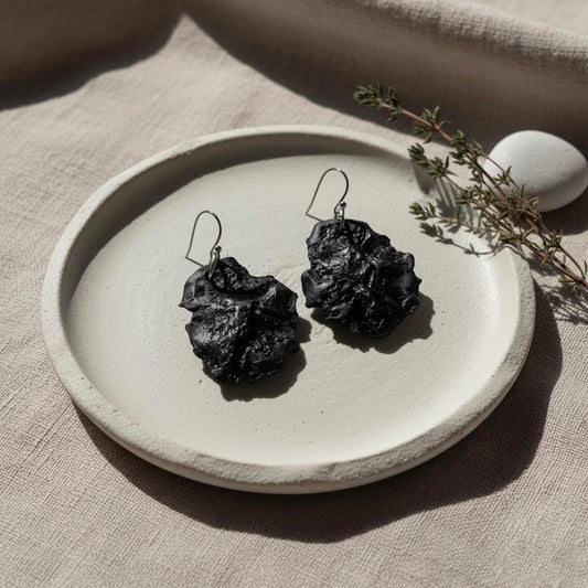 Orecchini artigianali Perda Niedda in gres nero e argento 925- phaniac