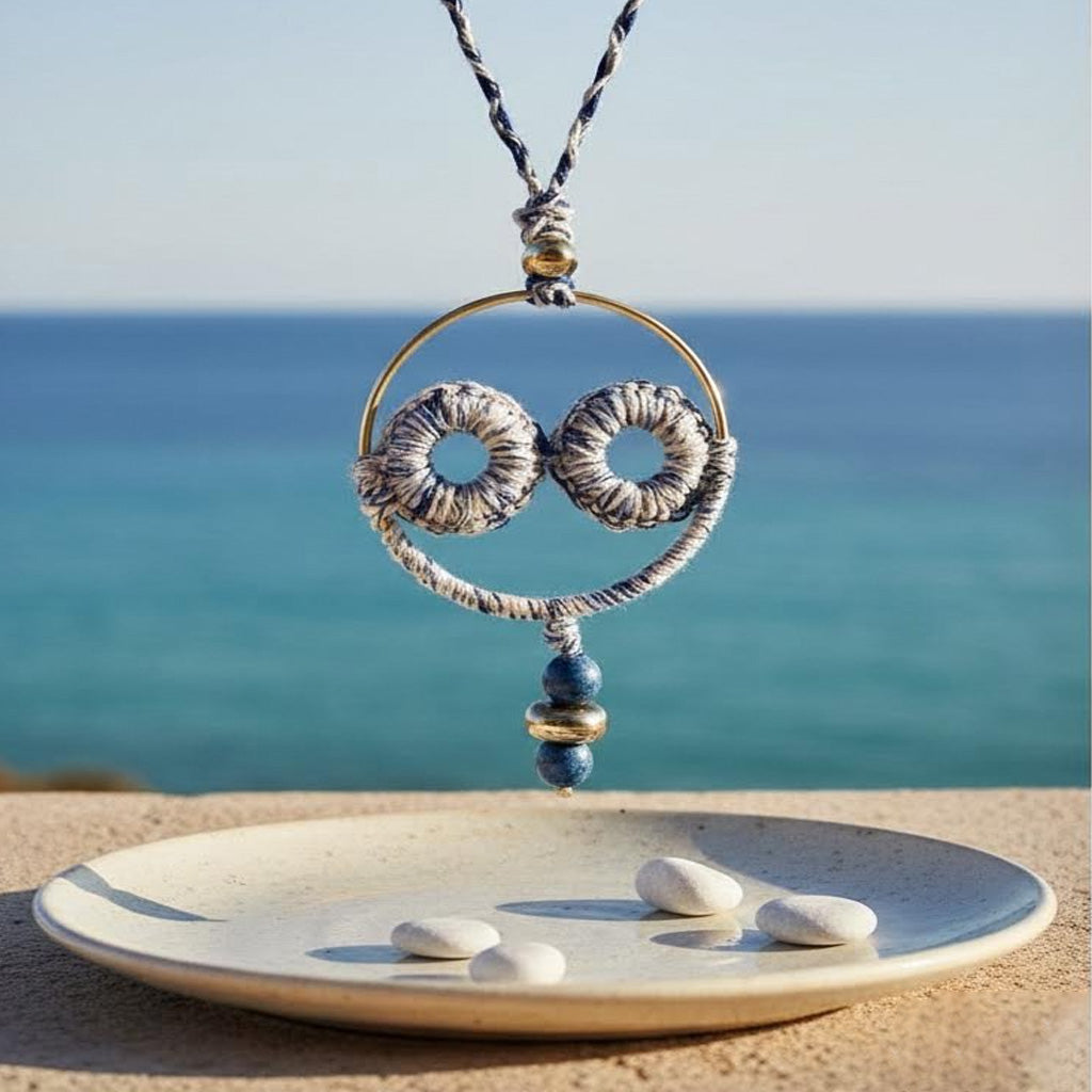 collana artigianale ultramar sand in crochet e lapislazzuli -phaniac