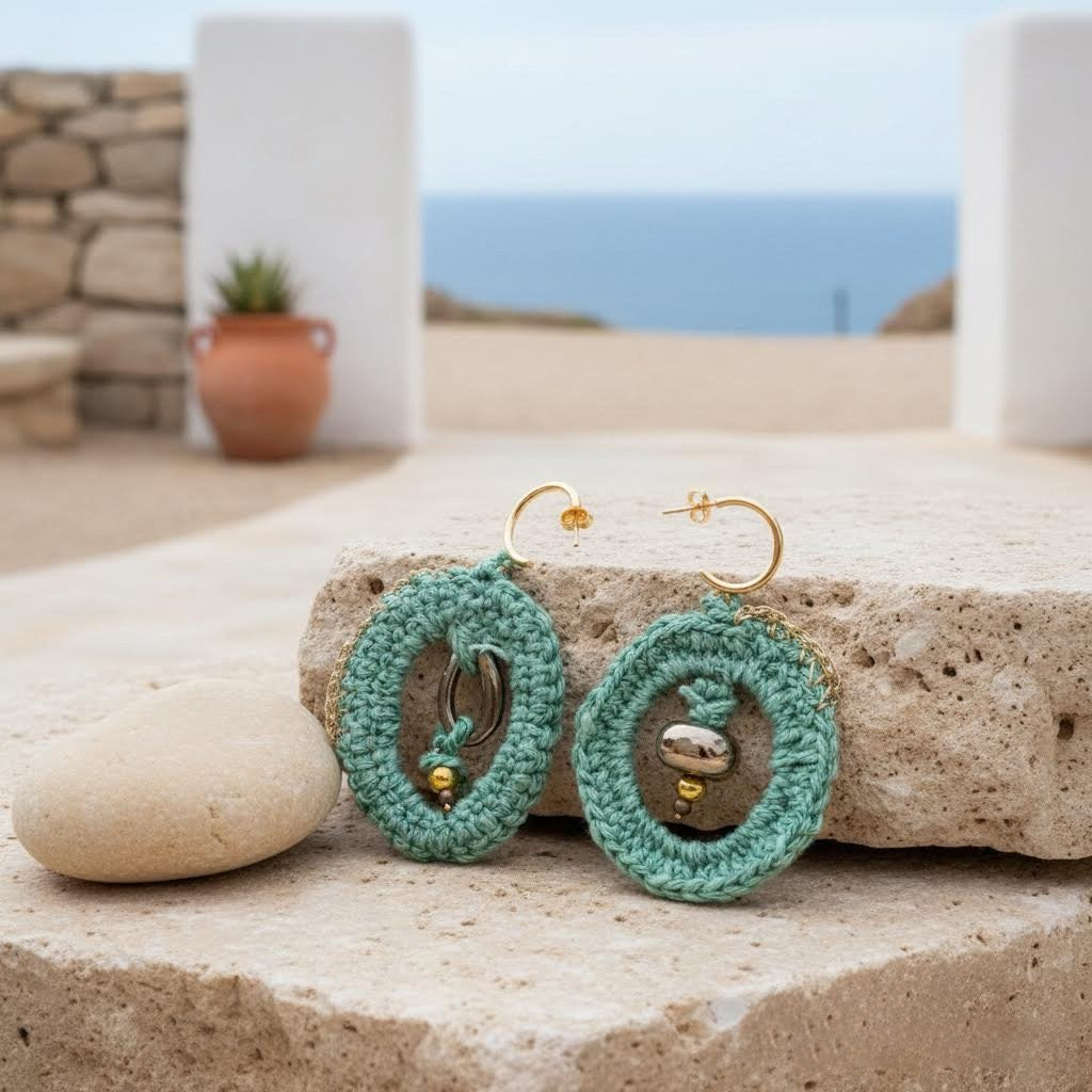 Orecchini Medith.bush a cerchi in crochet e ceramica-cro.co.cer -phaniac