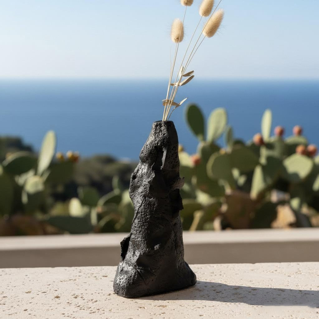 vaso scultura irregolare perda niedda in gres nero-phaniac