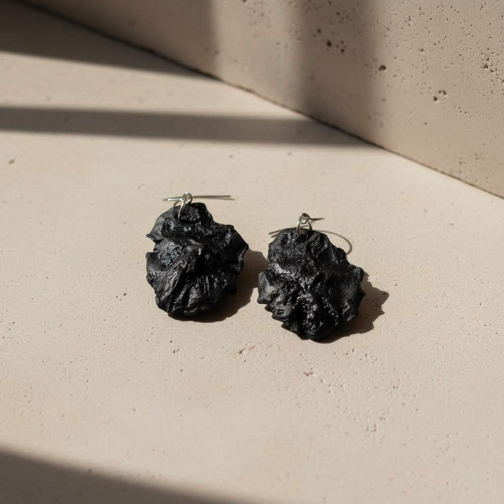Orecchini artigianali Perda Niedda in gres nero e argento 925- phaniac