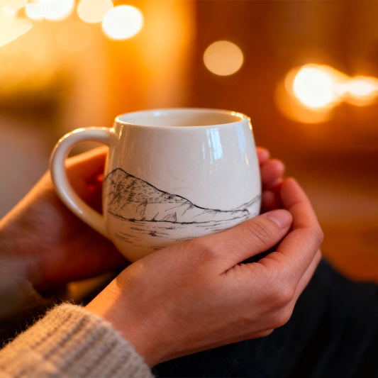 tazza artigianale in terraglia dipinta a  mano capo caccia-Alghero