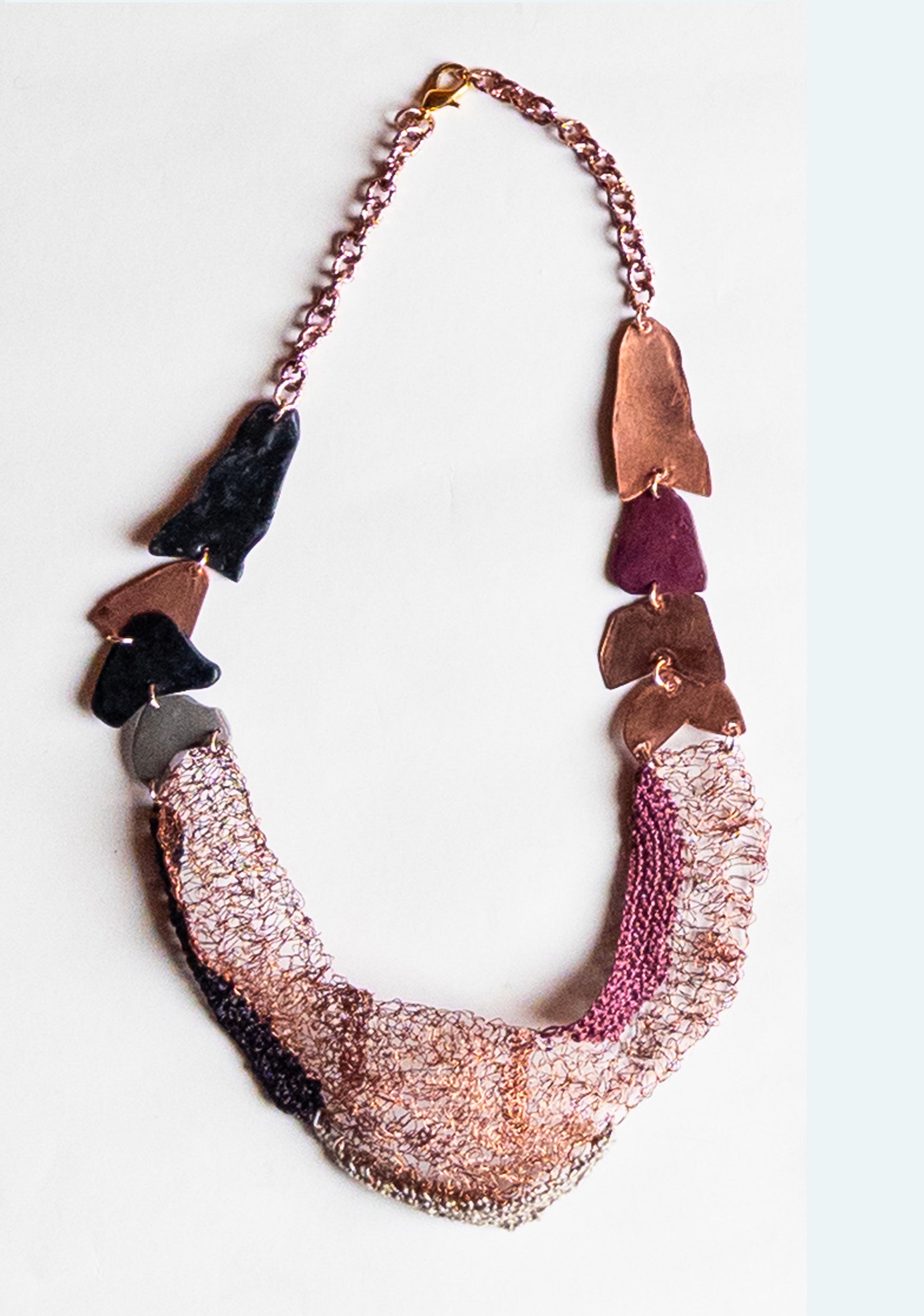 Collana artigianale Filus Maestrale in crochet di rame e viscosa -Phaniac