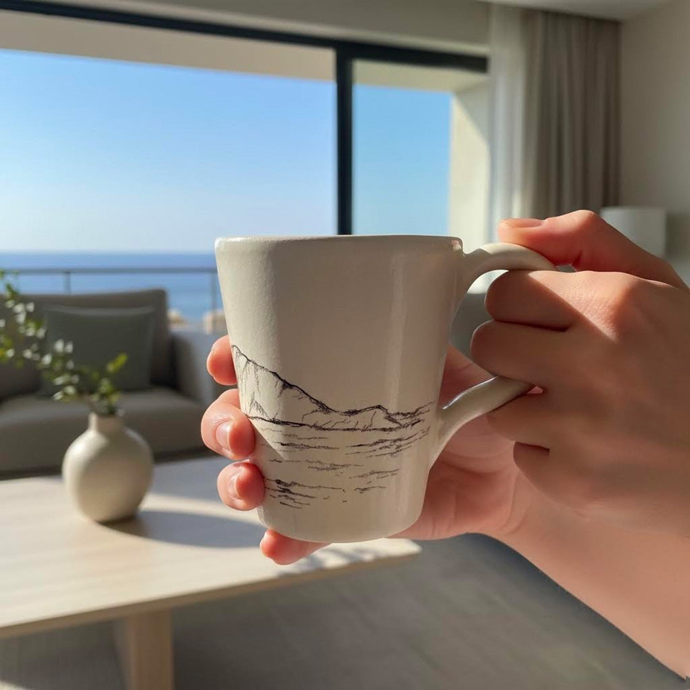 tazza artigianale dipinta. a mano -capo caccia-alghero