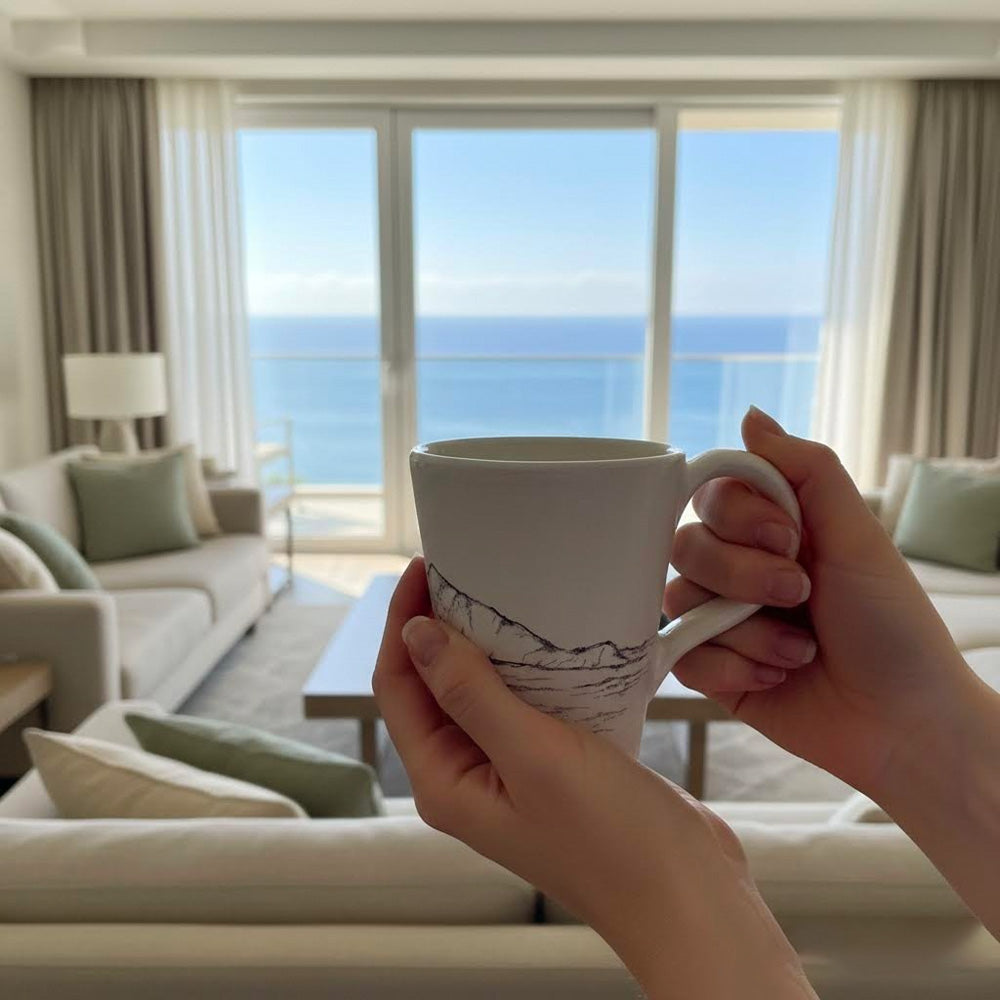 tazza artigianale dipinta. a mano -capo caccia-alghero