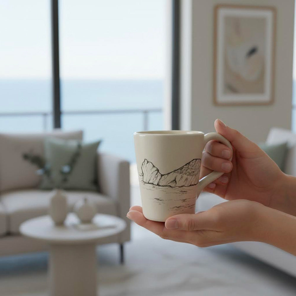 tazza artigianale dipinta. a mano -capo caccia-alghero