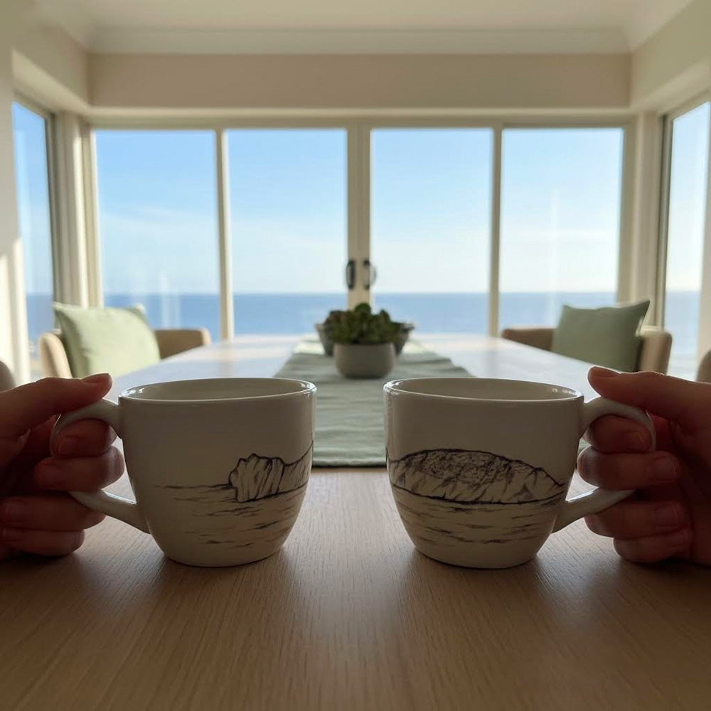 Tazza artigianale in terraglia bianca dipinta a mano-Capo Caccia - Alghero