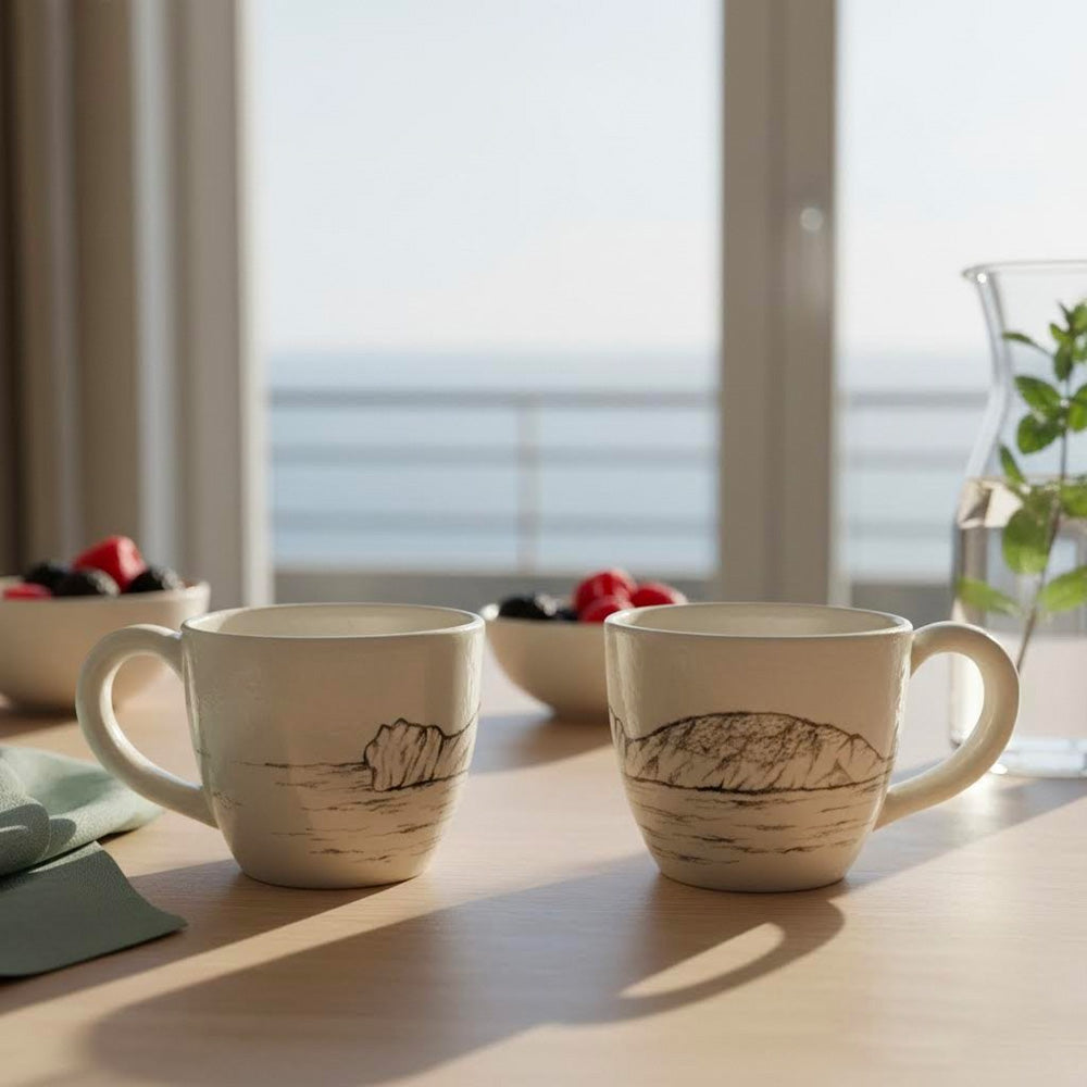 Tazza artigianale in terraglia bianca dipinta a mano-Capo Caccia - Alghero